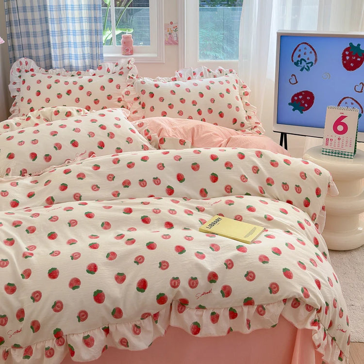 Sweet Strawberry Picnic Bedding Set