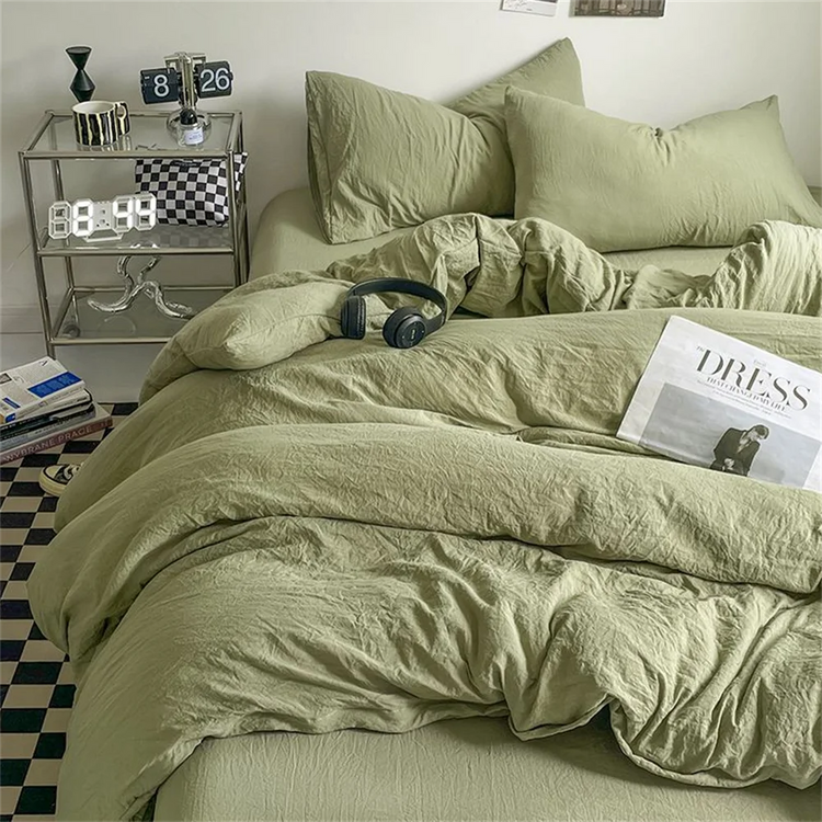 Essential Minimalist Bedding Set