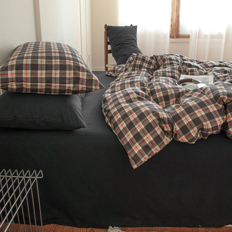 Minimal Vintage Plaid Bedding Set