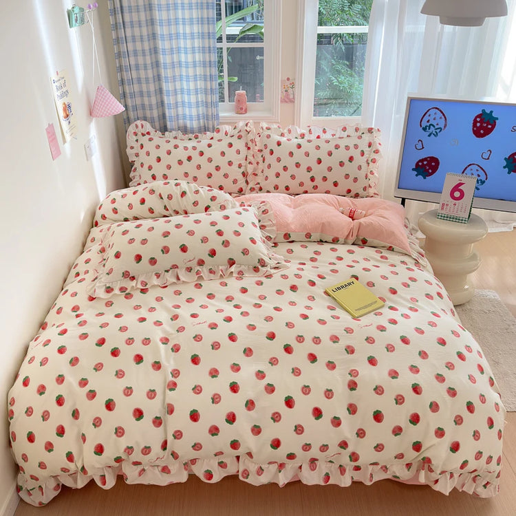 Sweet Strawberry Picnic Bedding Set