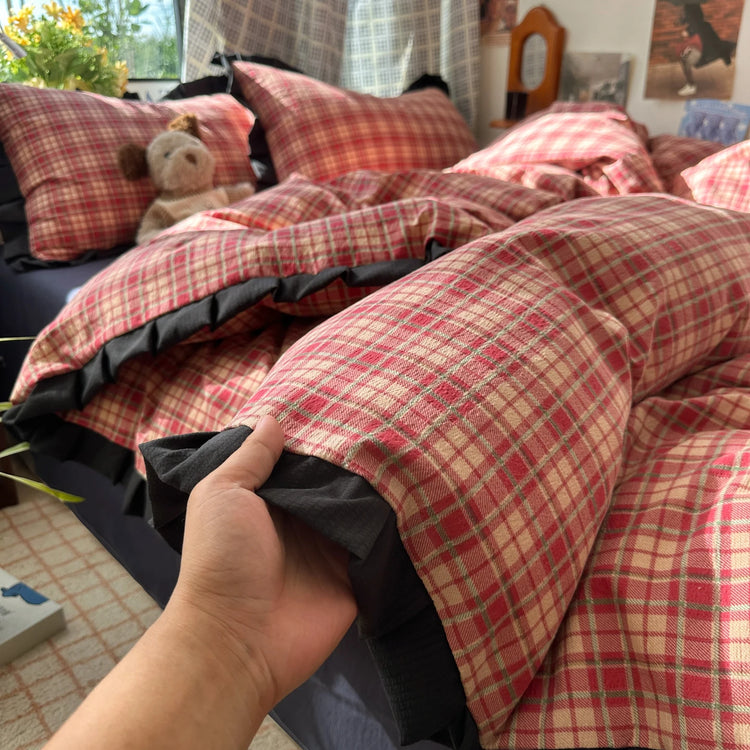 Classic Cozy Plaid Bedding Set