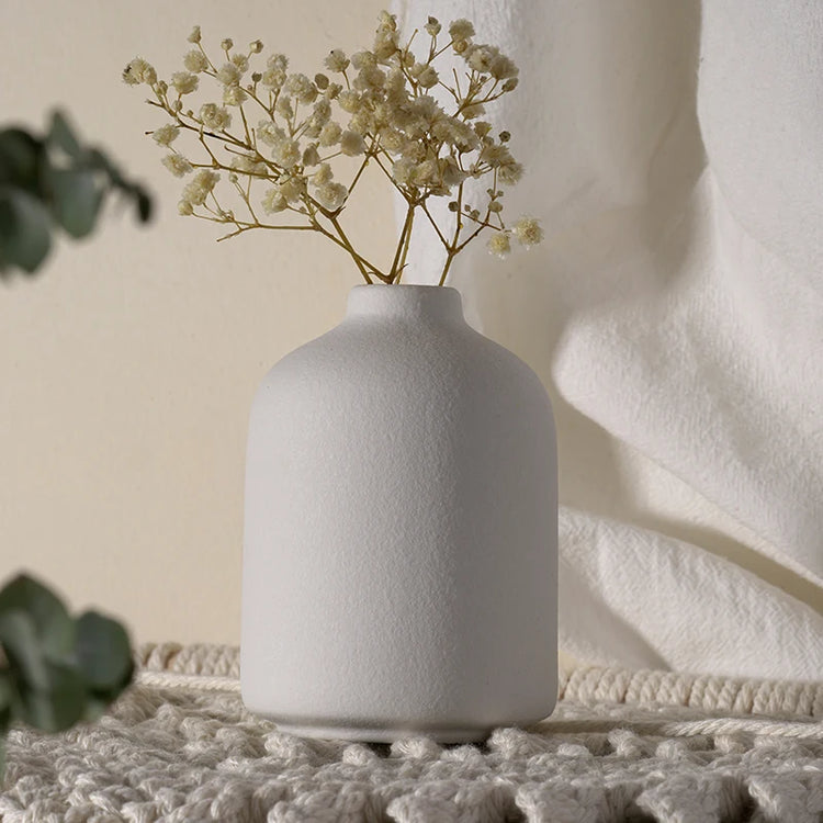 Simple Vanilla Flower Vase