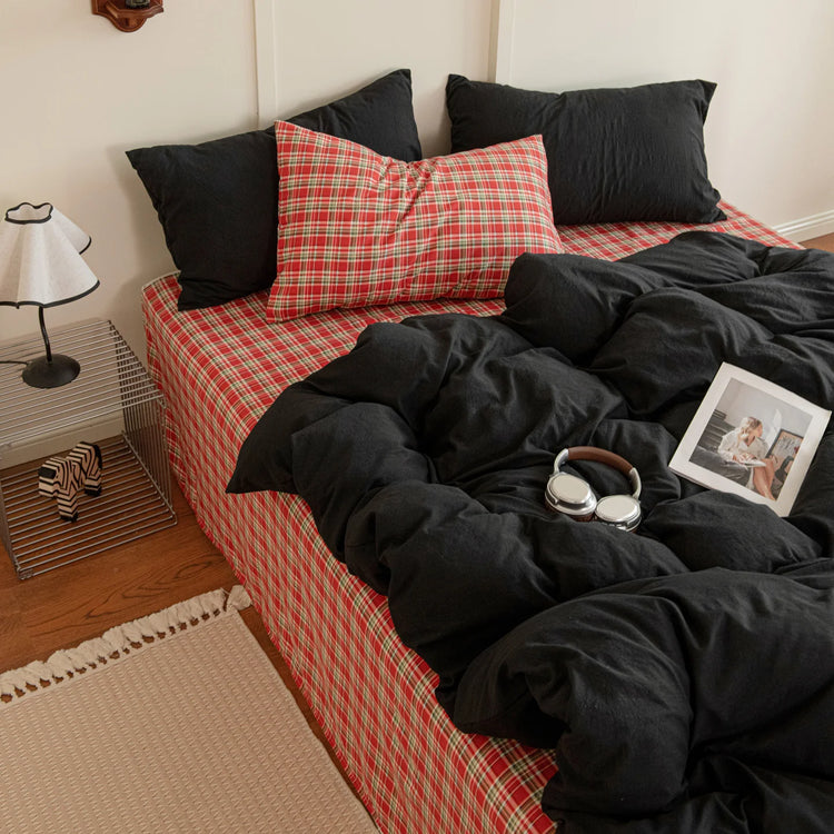 Minimal Vintage Plaid Bedding Set