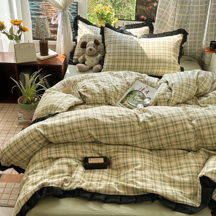 Classic Cozy Plaid Bedding Set