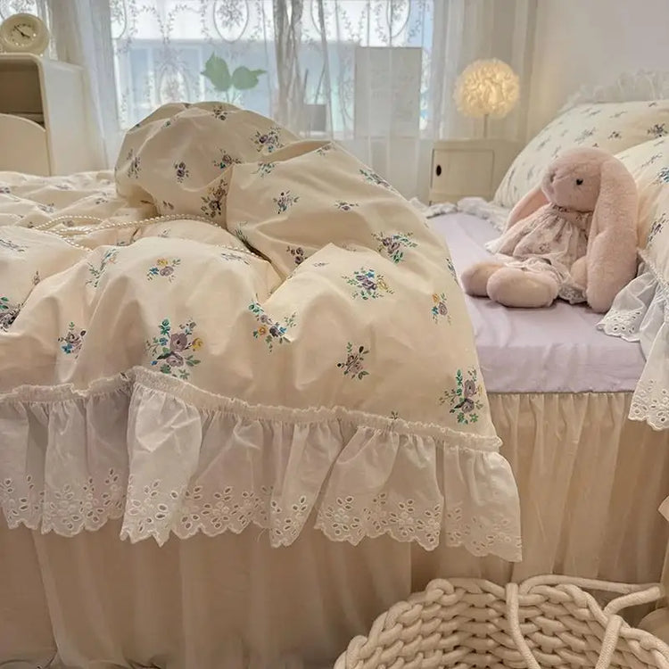 Vintage Blossom Lace Bedding Set