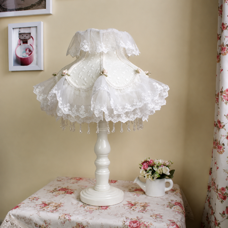 White Lace Vintage Table Lamp